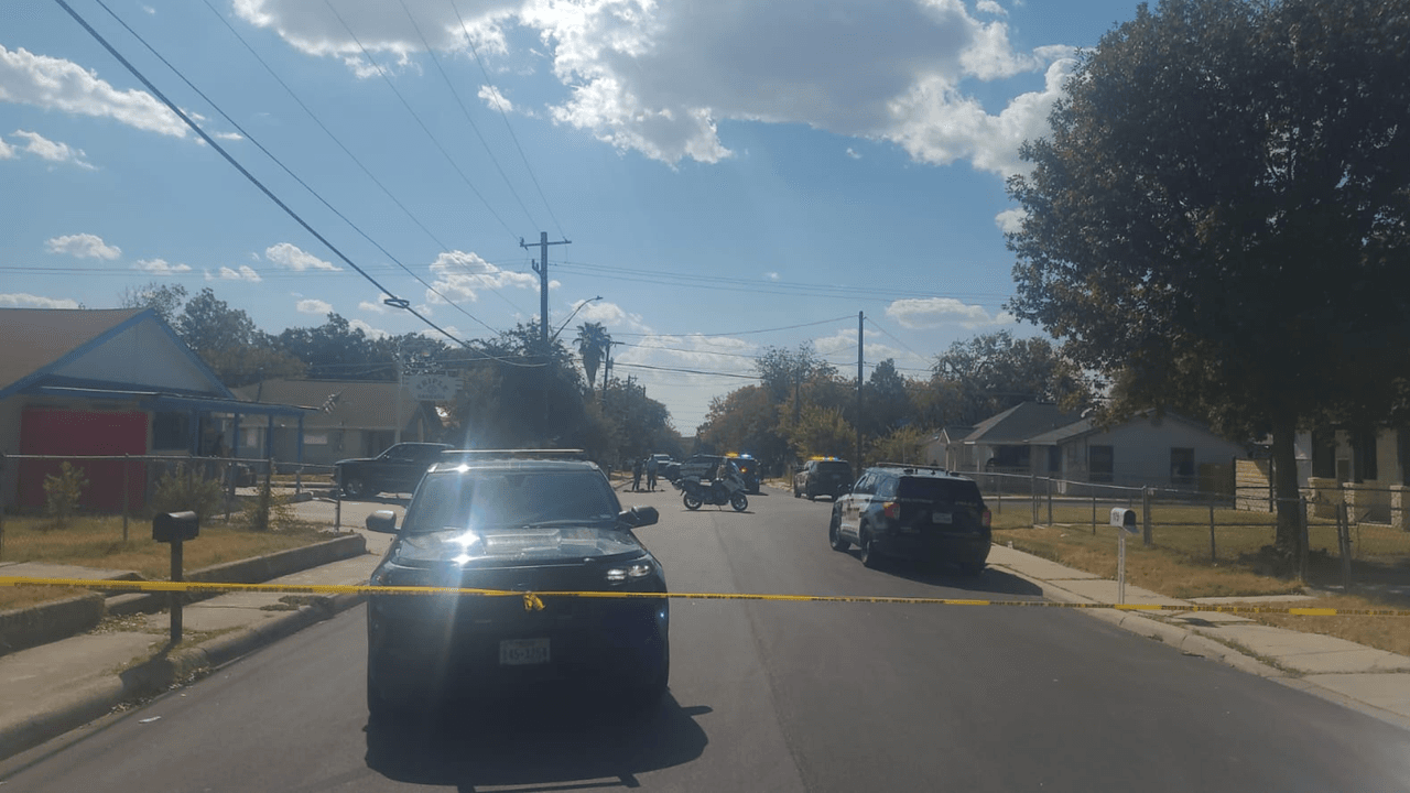La policía pide evitar esta zona en el sureste de San Antonio, Texas.