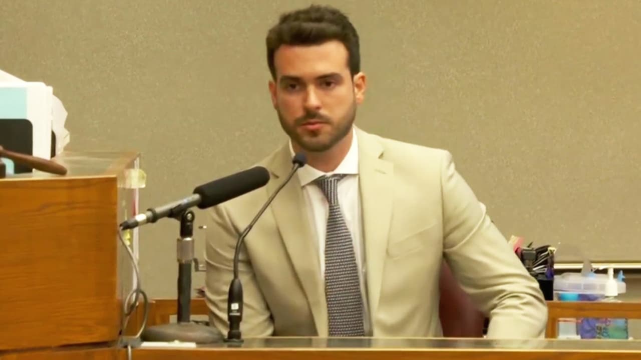 "Esto ha impactado a dos familias y a gente cercana a ellos y cercana a nosotros, hoy lo único que quiero decirles es que 
<b>sentimos, honramos y lamentamos profundamente el dolor de todos</b> y cada uno de los involucrados", agregó visiblemente afectada. 
<br>