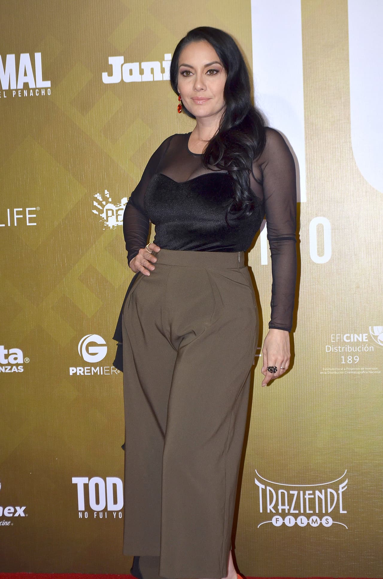 “Por prevención vine al INER porque desde hace 15 días presenté un cuadro de asma y tomé antibiótico. Le dije 'doctora estoy grabando, sólo tengo tos seca, no tengo fiebre, por favor hágame la prueba'”, explicó Abrego.