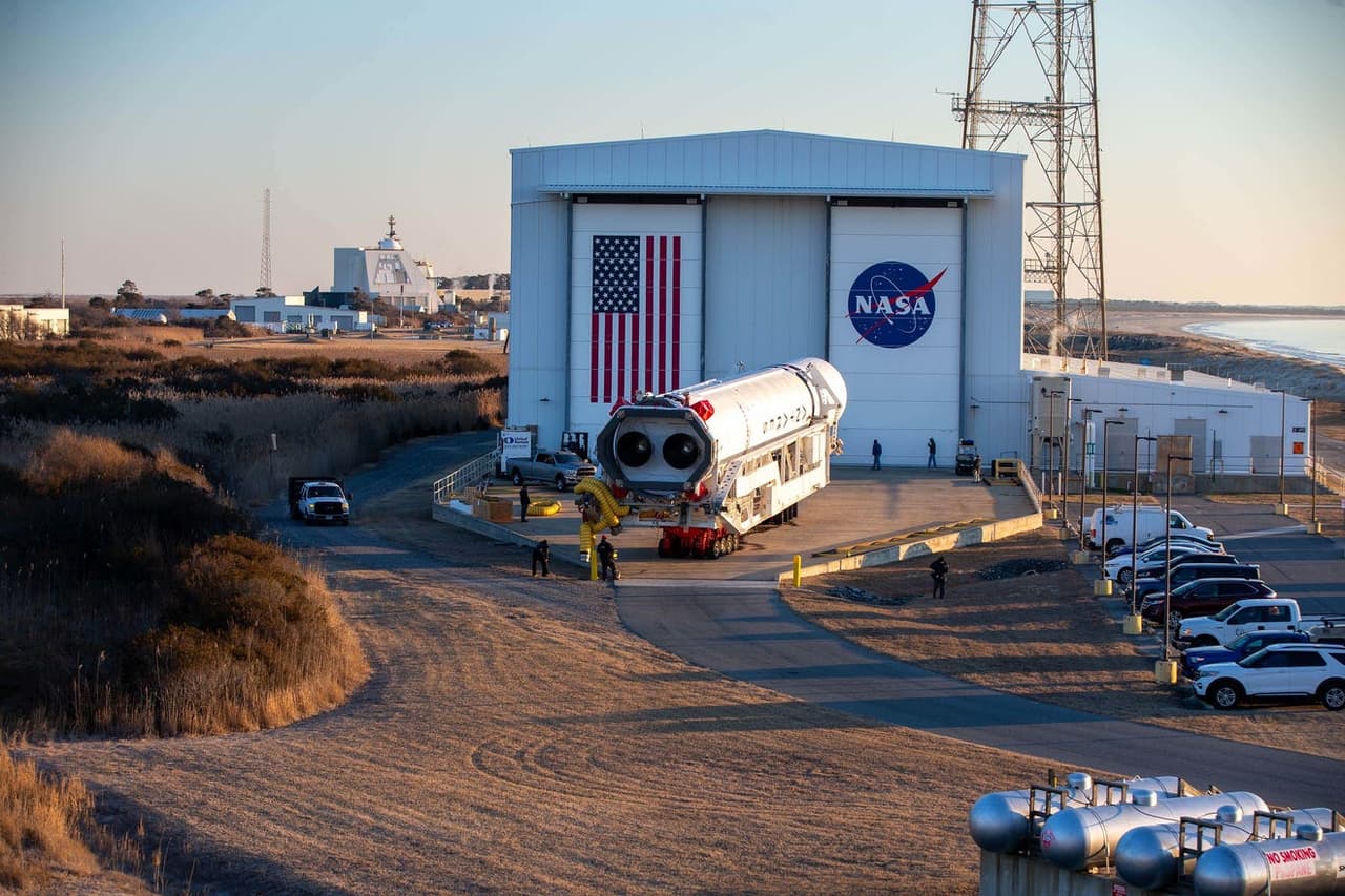 El 
<b>cohete Antares</b> transportará diversos suministros y equipos para la realización de experimentos científicos.