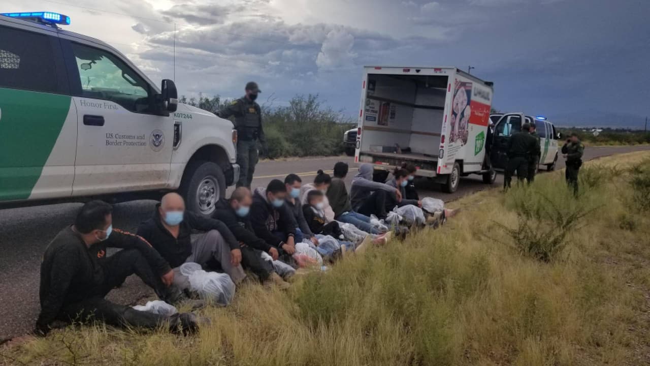 Condenan a traficantes que llevaban 14 indocumentados en un U-haul, uno de ellos murió