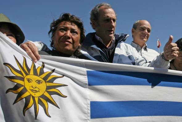 Una de las perforadoras ya penetra el cerro del desierto chileno para construir el ducto por el cual se espera rescatar a los 33 trabajadores en un largo proceso.