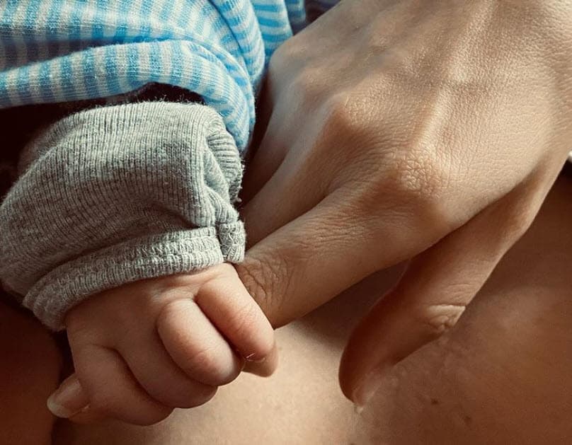 En la película, su personaje interpreta a una madre y por primera vez logró sentir en carne propia lo que una siente por sus hijos. 
<br>