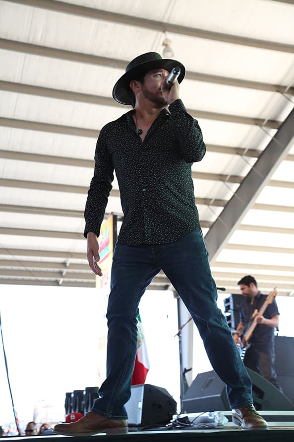 Pocos eventos como Fiestas Patrias, en donde se tiene una mezcla musical como esta.