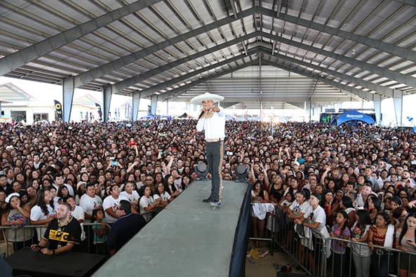 Y gracias a tdoos ustedes por celebrar junto a las estaciones de Univision. Esperamos hayan disfrutado tanto como nosotros.