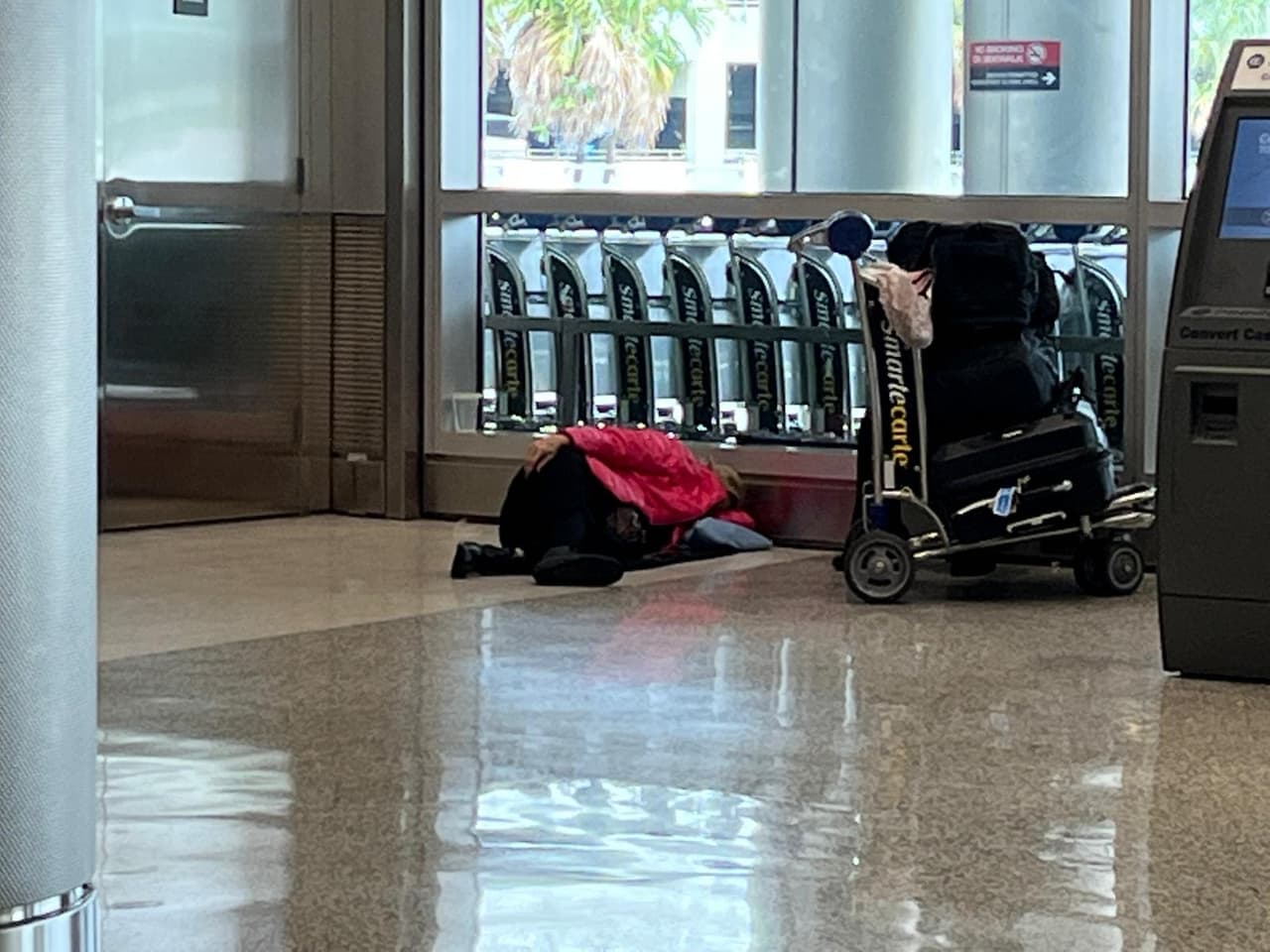 Revise su vuelo antes de salir, hay demoras en los aeropuertos del sur de Florida debido al huracán Ian