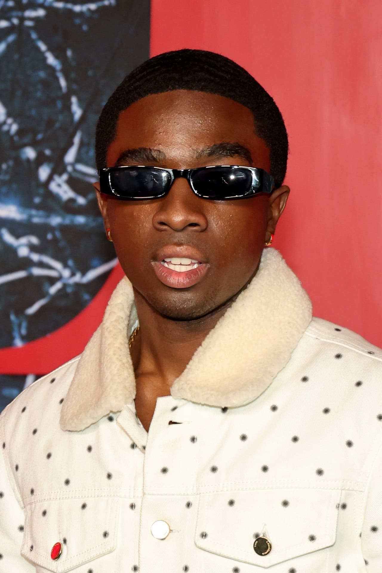 Así se vio Caleb MacLaughin en la premiere de la cuarta temporada de 'Stranger Things'. El actor de 19 años de edad además de aparecer en la serie de Netflix ha participado en otras películas como ‘Concrete Cowboy’ y en programas como ‘Summer Camp Island’ y ‘The new edition story’
<br>