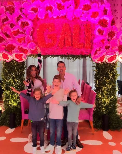Galilea Montijo se lleva increíble con los hijos de Fernando Reina, Caludio y Alexis, a quienes procreó en su primer matrimonio.