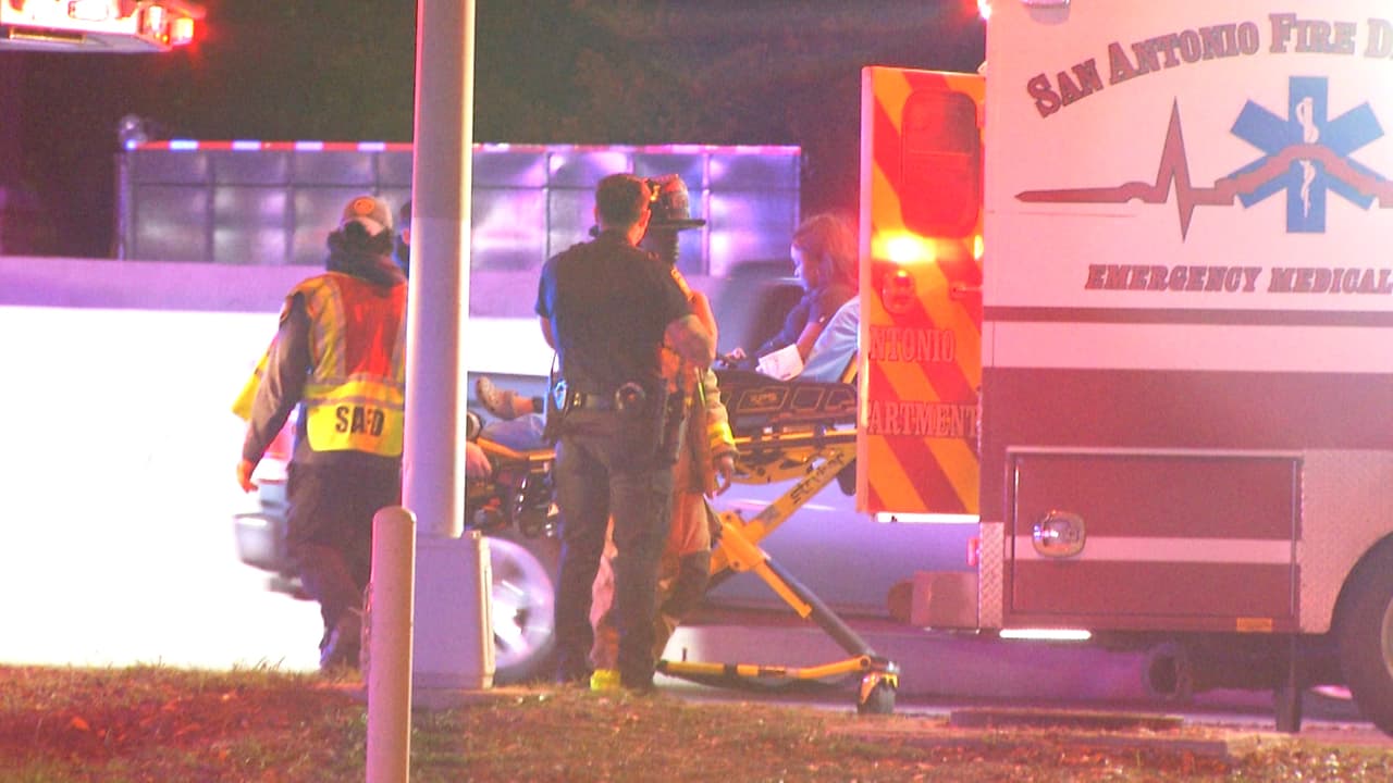 Una mujer, que viajaba como pasajera en el vehículo, fue trasladada al Hospital Universitario.
<br>
<br>Se informó que el conductor del otro vehículo quedó ileso.