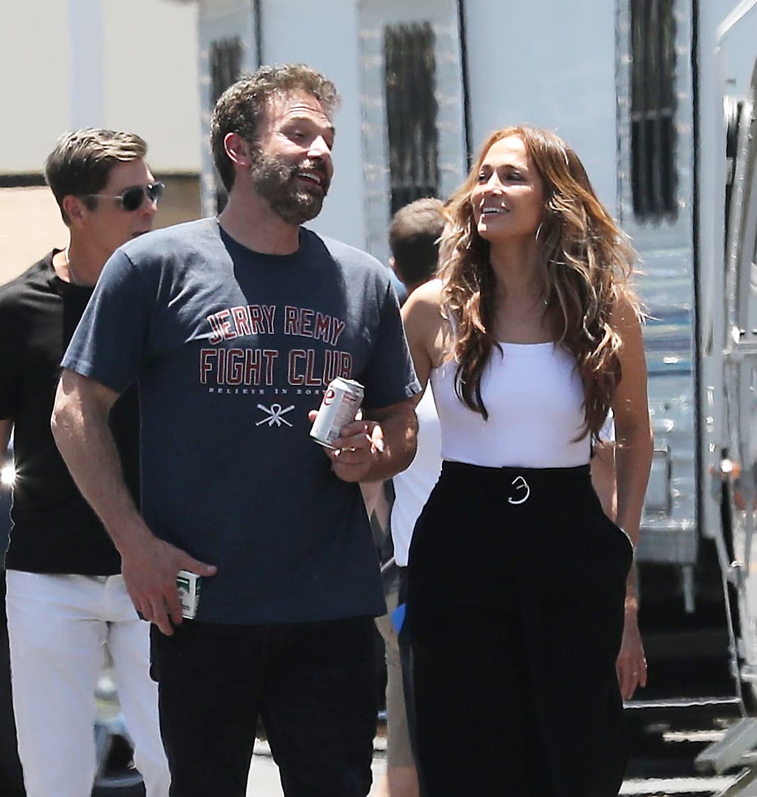 Esta no es la primera vez que JLo y Ben pasan tiempo juntos en los sets de filmación.
<br>