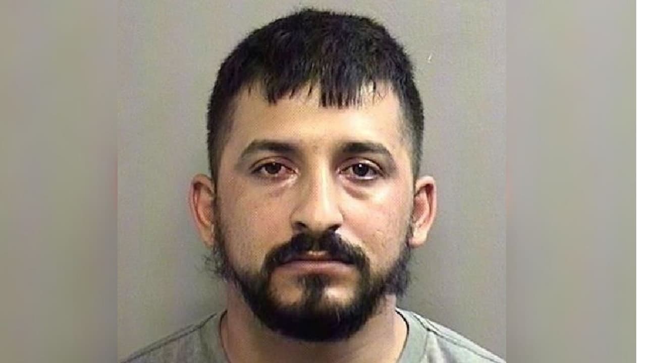 Arrestan a sospechoso de causar choque que mató a una embarazada, su bebé y un hombre en Arlington