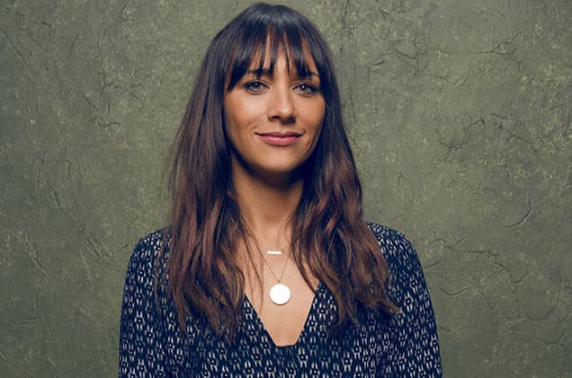<b>Rashida Jones </b>Es hija de la actriz Peggy Lipton y de Quincy Jones. Su padre es un afroamericano y su madre es judía.