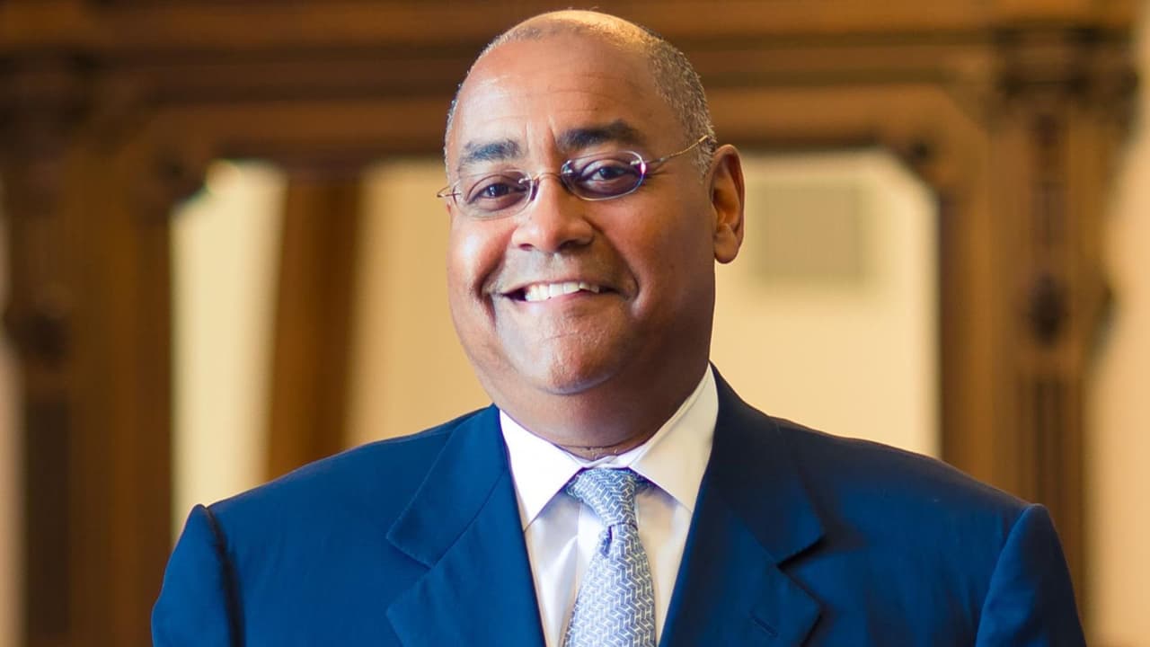 El Comisionado del Condado de Harris, Rodney Ellis, se pronunció sobre la decisión del presidente Joe Biden de no buscar su reelección. A través de un comunicado de prensa, expresó: “En medio de la peor pandemia en 100 años y la posterior crisis económica, y 
<b>ante el resurgimiento del racismo y las fuerzas antidemocráticas, usted valientemente se mantuvo firme en su determinación</b> y mostró máxima confianza en nuestro sistema de gobierno estadounidense”.