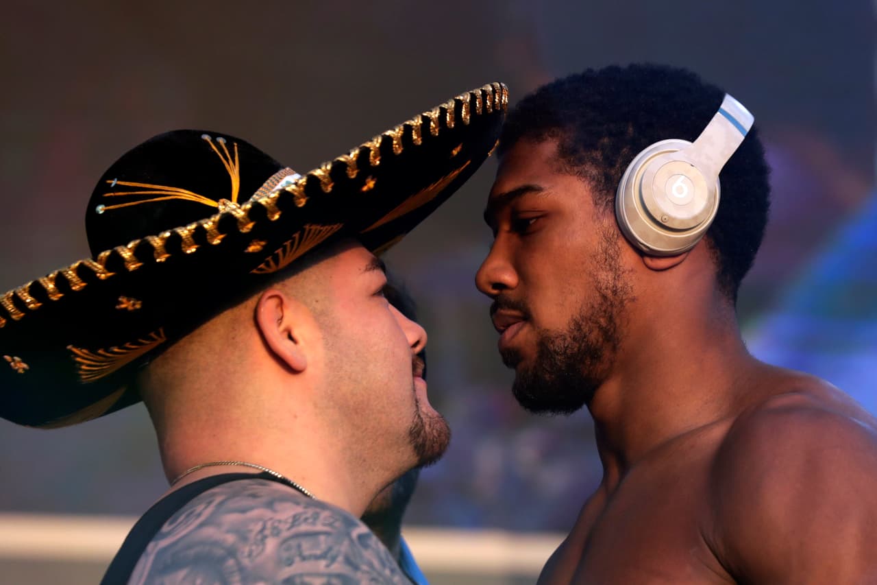 Anthony Joshua pesó 237.5 libras, mientras que Andy Ruiz dejó la aguja en 287.3 libras.