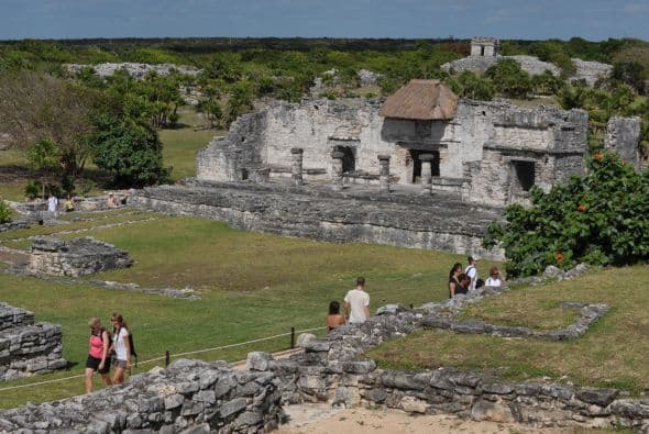Junto con Tabasco, otros cuatro estados del sur del país (Yucatán, Quintana Roo, Campeche y Chiapas) conforman la región maya de México, y celebran de la mano de expertos, músicos o incluso guías espirituales cientos actividades con motivo del cambio del ciclo maya, que en algunos casos se prolongarán hasta el 22 de diciembre.