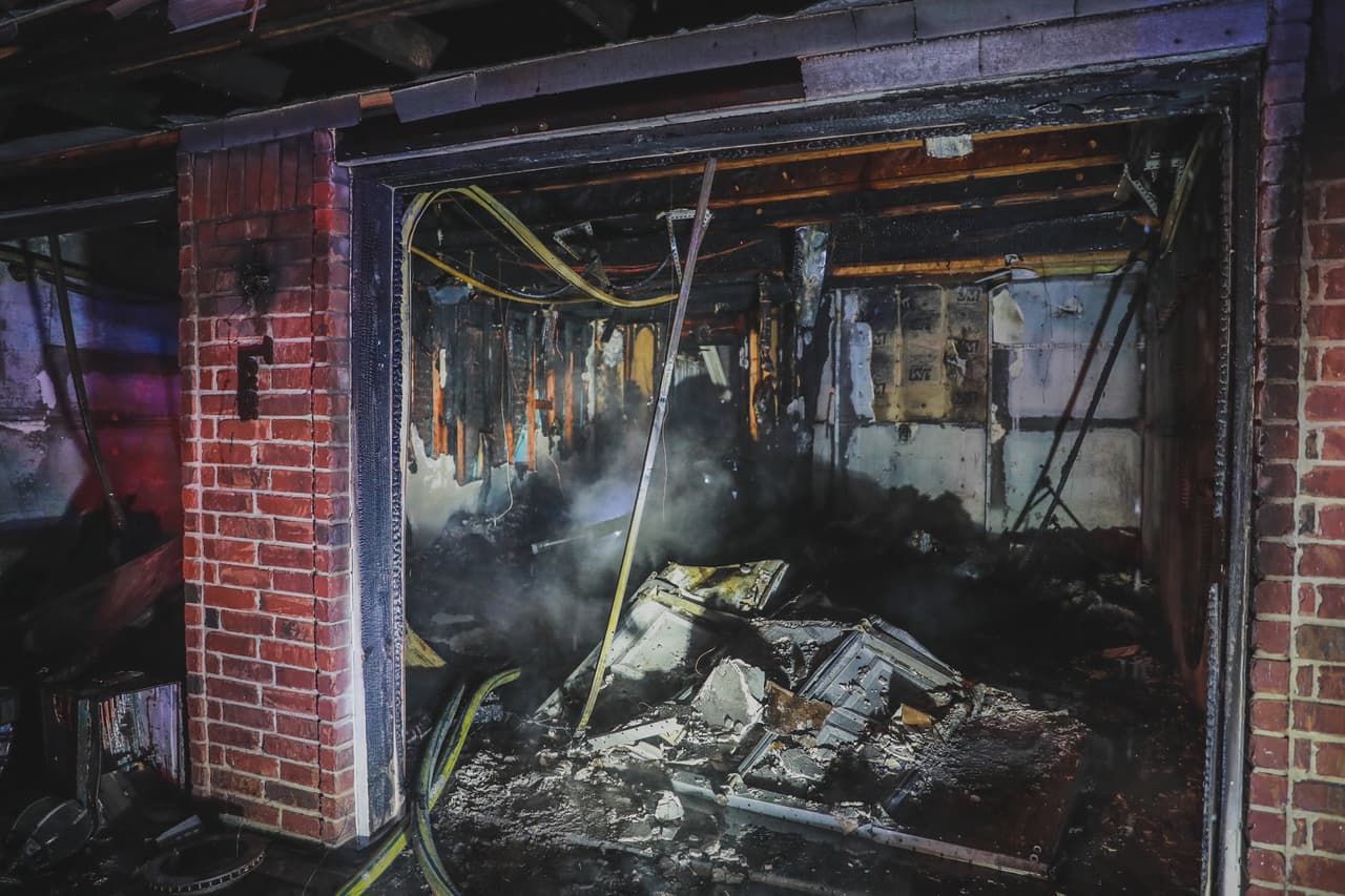 Así fue como las llamas afectaron una gran parte de la casa de esta familia residente de Cypress.