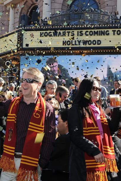 "Representó un antes y un después para nosotros y, francamente, para Orlando", dijo a los periodistas el presidente de los estudios Universal, Ron Meyer, después de un anuncio en los estudios de Hollywood. "La expansión en Orlando hará que sea mucho más algo que uno no puede perderse, y vamos a tener la misma experiencia aquí".