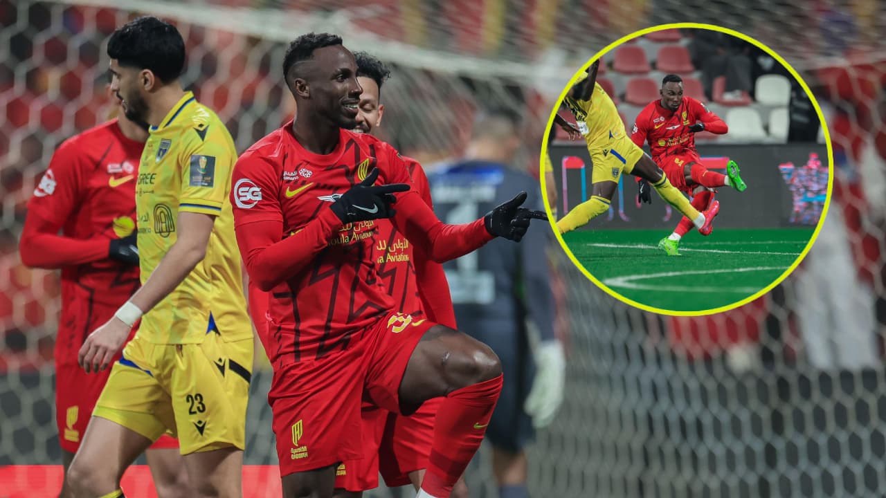 Golazo y asistencia enferma de Julián Quiñones para calificar a Semis