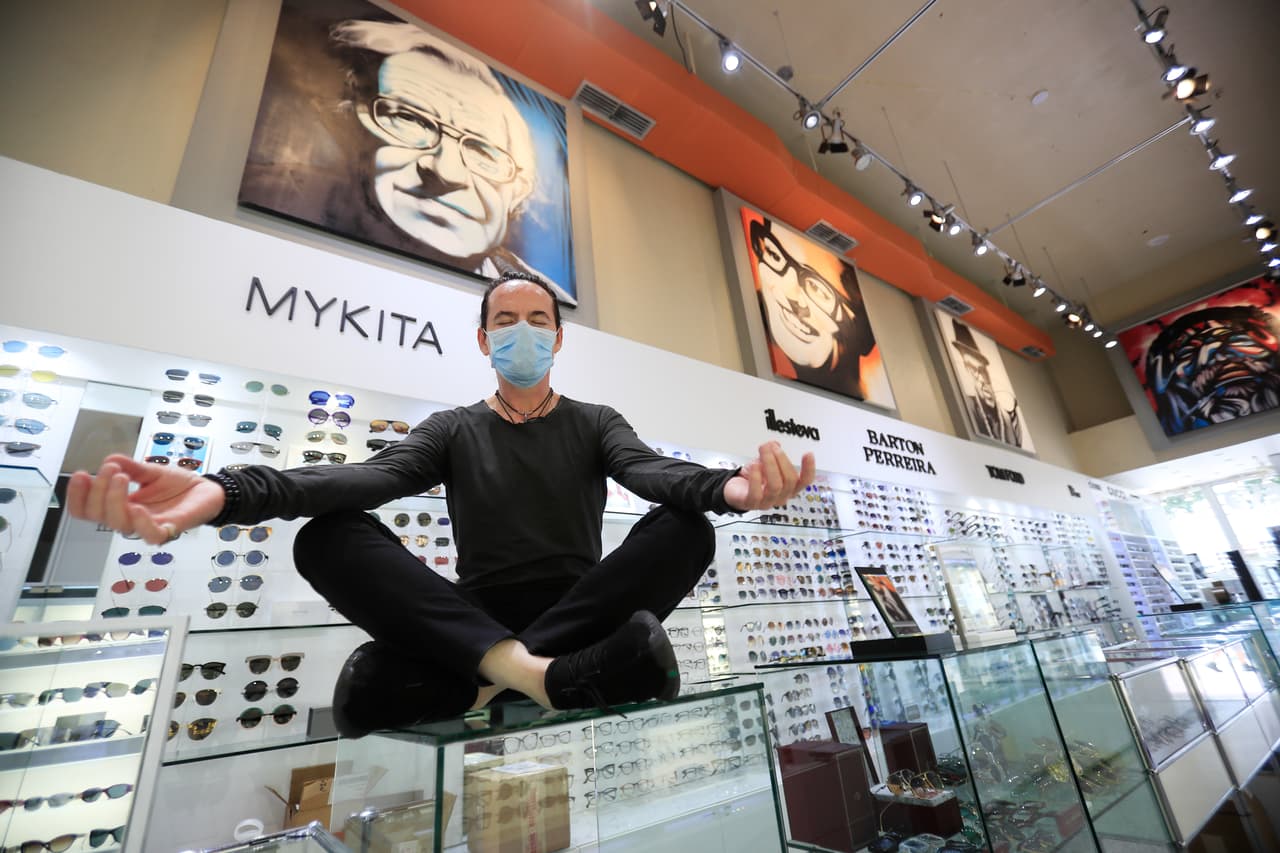 Varias de las ciudades más grandes del condado Miami-Dade, como la ciudad de Miami, Hialeah y Miami Beach, comenzaron esta semana con la primera fase de reapertura de negocios no esenciales, tras los cierres para prevenir el coronavirus. 
<br>