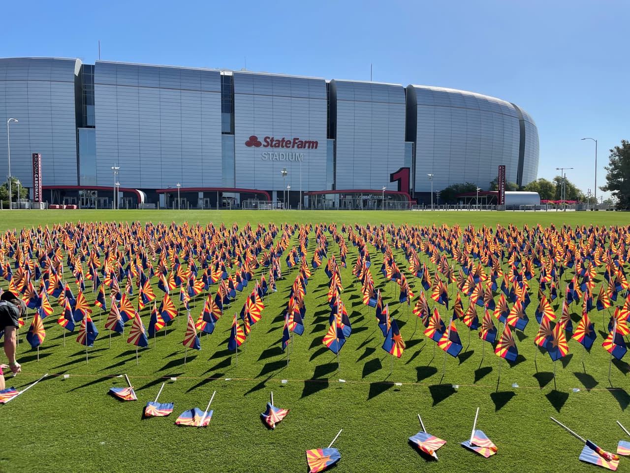 Hasta la fecha, el número de muertes por
<a href="https://www.univision.com/local/arizona-ktvw/adhs-permite-que-arizonenses-se-vacunen-contra-el-covid-sin-tener-cita-previa">coronavirus en Arizona</a> llega a 17,282.
<br>