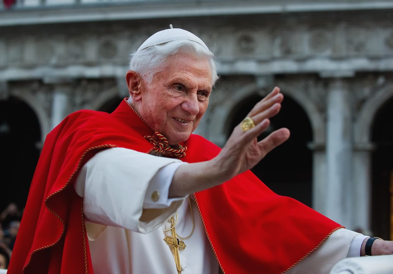Joseph Ratzinger (papa Benedicto XVI) nació el 16 de abril 1927 en el pequeño pueblo de Marktl, Bavaria en Alemania.