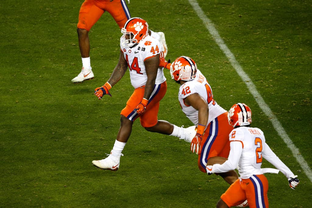 Mientras que para los Tigers, cabe mencionar que viven su mejor momento en la historia del programa de fútbol americano de esta casa de estudios. Campeones nacionales invictos.