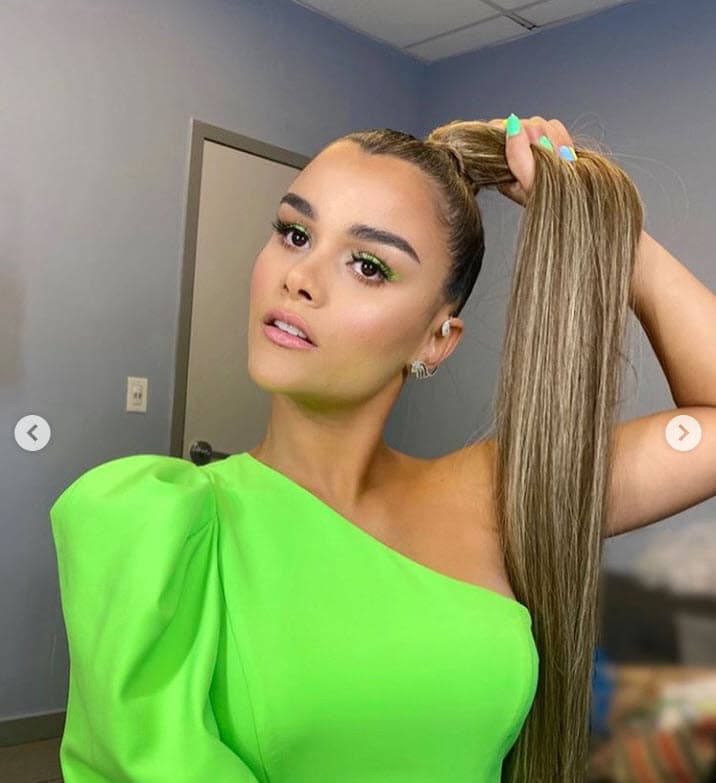 "Ese día grabé 
<b><a href="https://www.univision.com/shows/nuestra-belleza-latina" target="_blank">Nuestra Belleza Latina</a></b>, ¡un show que llevo en mi corazón y el cual me dio la oportunidad de estar en donde estoy hoy en día!". 
<br>