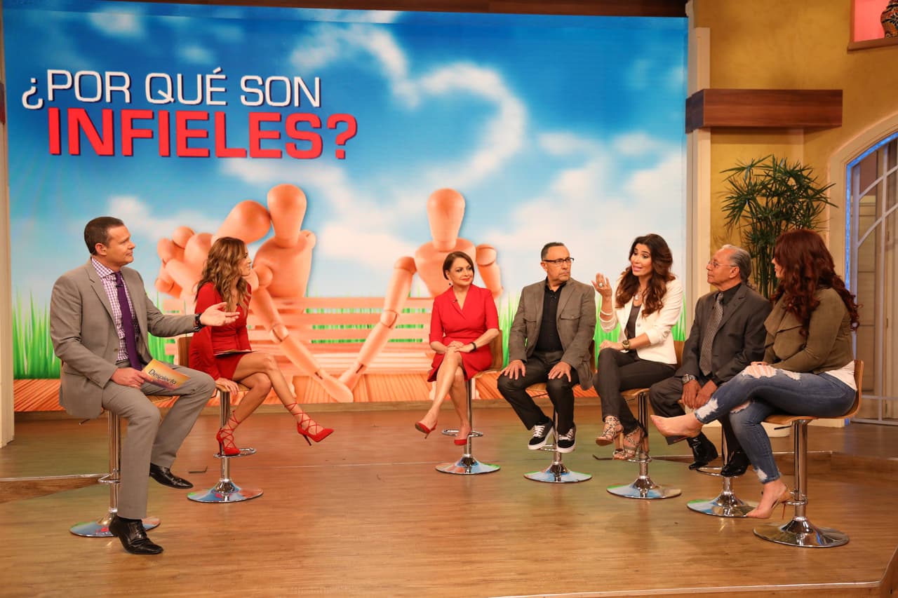 Le tocó ser parte de un debate y enfrentarse a las fuertes opiniones de las chicas contra ellos.