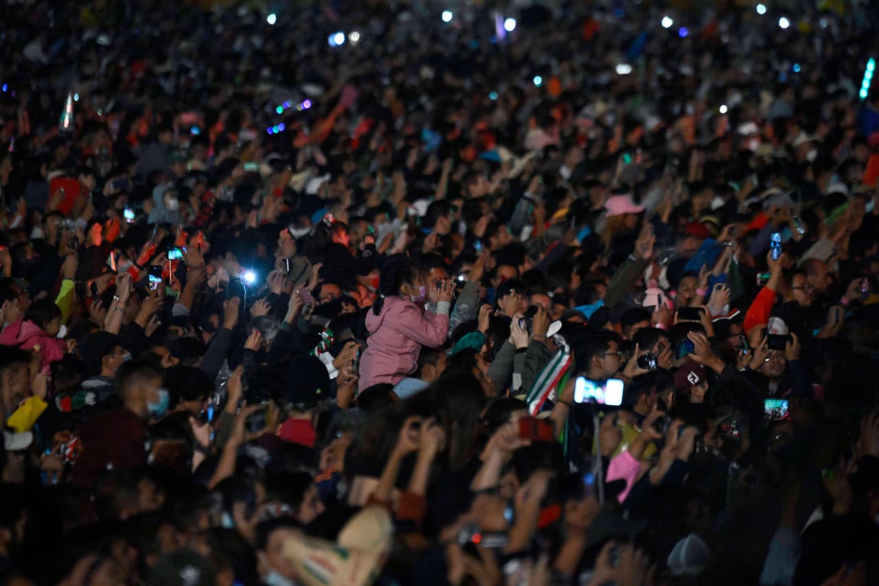 En otras alcaldías de la capital mexicana también se presentaron otras bandas como la Sonora Santanera y Río Roma en la plaza de la alcaldía de Benito Juárez.
