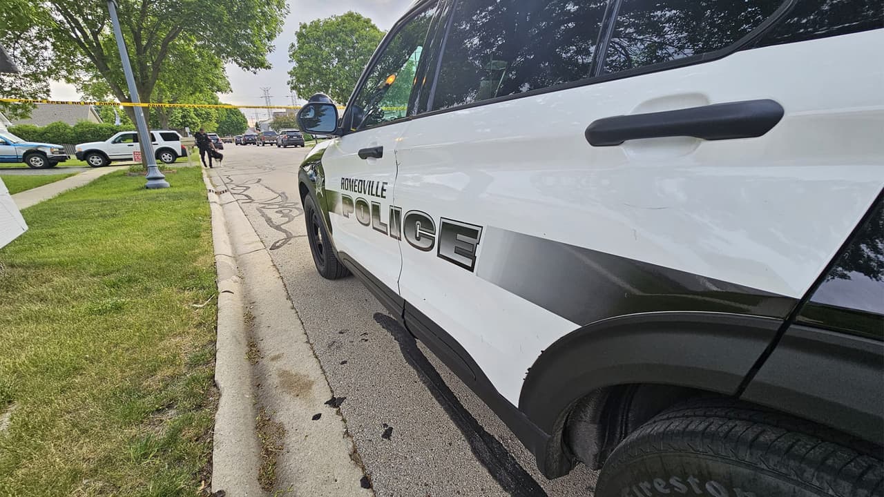 <h3 class="cms-H3-H3"><b>El enfrentamiento</b></h3>
<br>Oficiales de Romeoville se percataron de un auto con reporte de robo en el que había un hombre. Cuando se acercaban, el sujeto echó a correr, perseguido por los policías.
<br>
<br>En un momento, cuando se encontraban en las inmediaciones de las calles Sierra Trail y Summerfield Drive, el sospechoso y los policías intercambiaron algunos disparos.