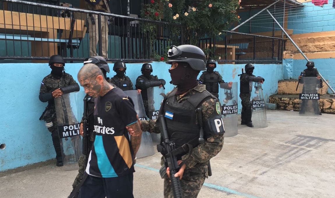 Buscan a una veintena de pandilleros que se escaparon de una prisión en Honduras