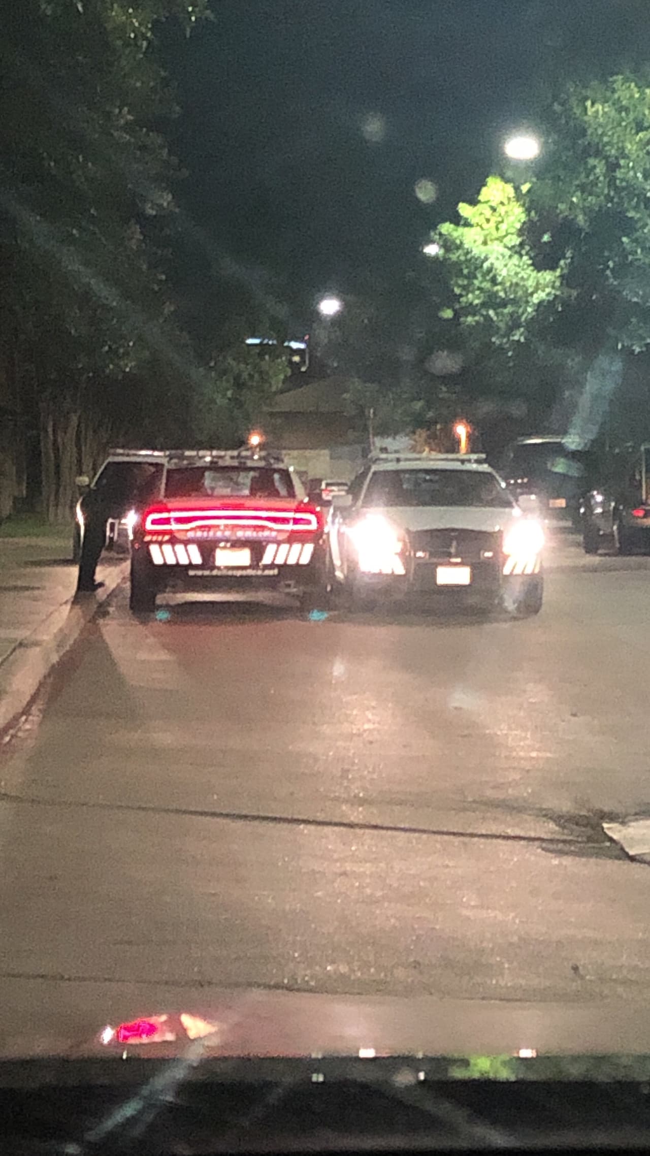 Era evidente la presencia de patrullas en los predios del complejo de vivienda donde ocurrió el tiroteo.