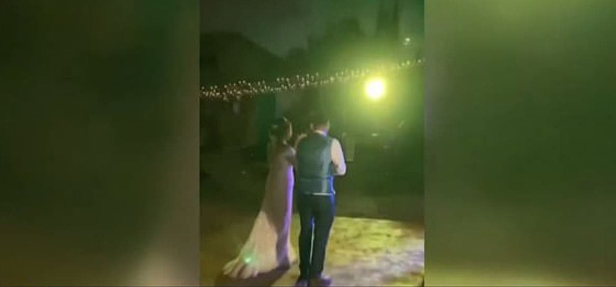 Tras el matrimonio, la celebración se organizó en la casa de un familiar de la novia en la cuadra 13200 de la calle 17 de la ciudad de Chino, en el condado de San Bernardino, California.