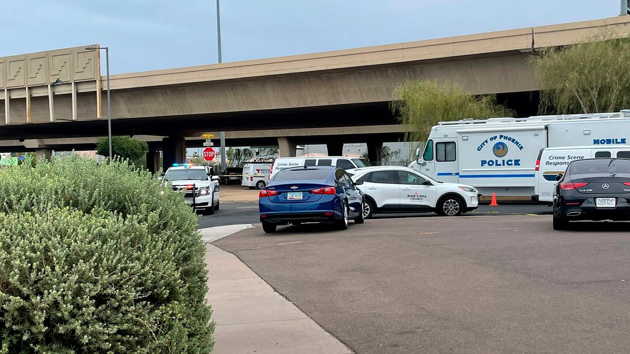 La víctima fue declarada muerta en la escena, por lo que se solicitó el apoyo de la oficina forense del condado Maricopa.
