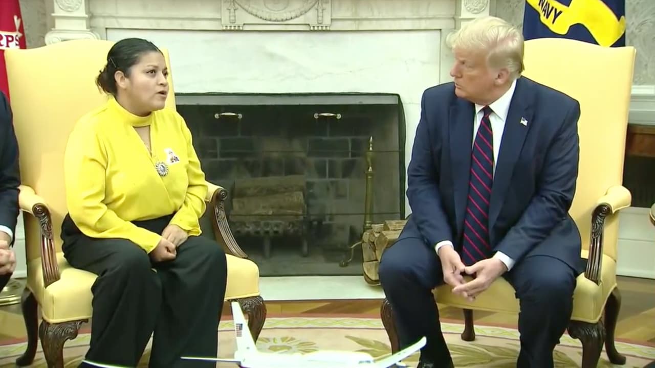 La madre de la soldado pidió al mandatario que se tomen medidas en la base militar donde su hija fue asesinada.
<br>