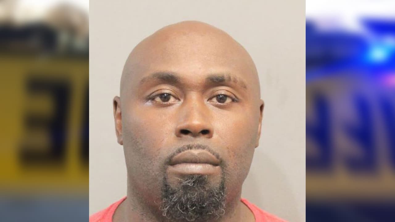 Clarence Edwards, de 37 años, cargo por prostitución.