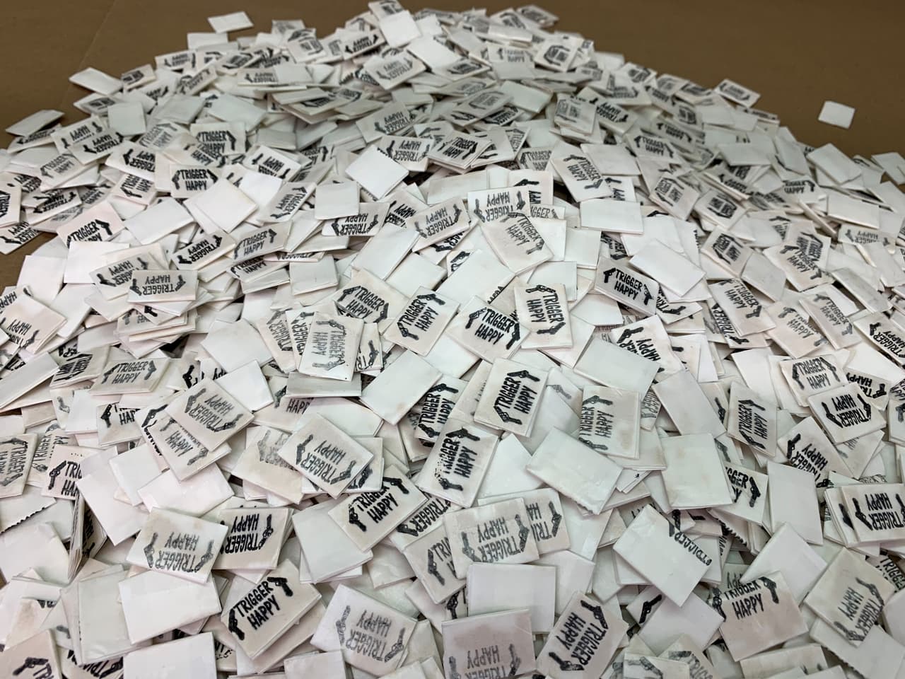 La droga dentro de estos paquetes, fentanyl, se inyecta en la sangre. Incluso una pequeña cantidad podría ser letal... pero los drogadictos nunca saben cuánto hay en una dosis.