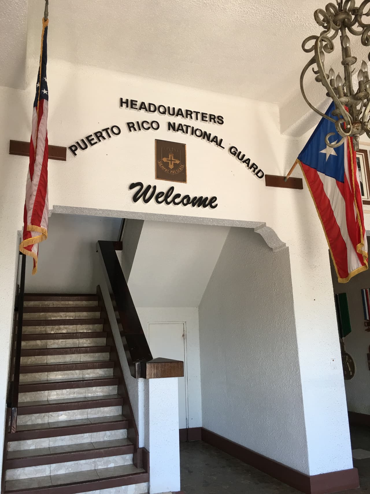 Es mujer, madre de cuatro hijos, esposa y fiel servidora de las fuerzas armadas. Es la primera mujer hispana, nacida y criada en Puerto Rico, en llegar a ocupar el prestigioso puesto. Su misión es continuar rompiendo la brecha y aumentar la presencia de mujeres en la milicia y posciones de poder.