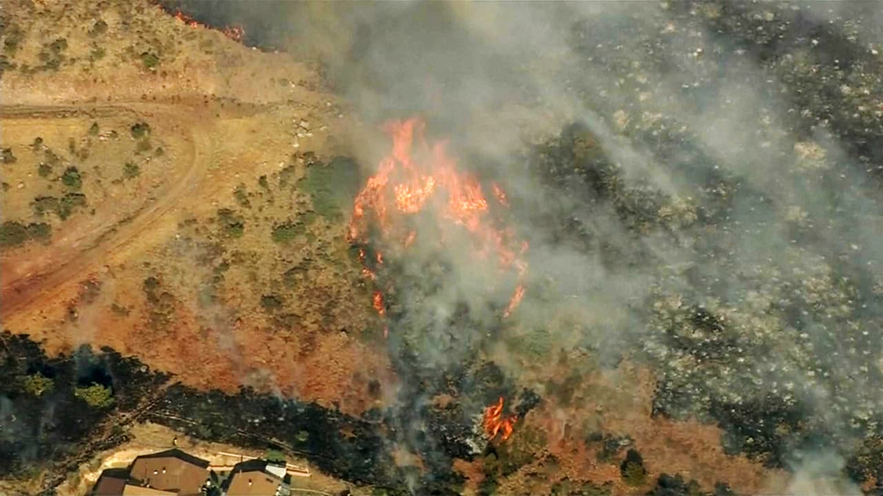 Cientos de evacuados por un incendio en Arizona que afecta a más de 600 acres