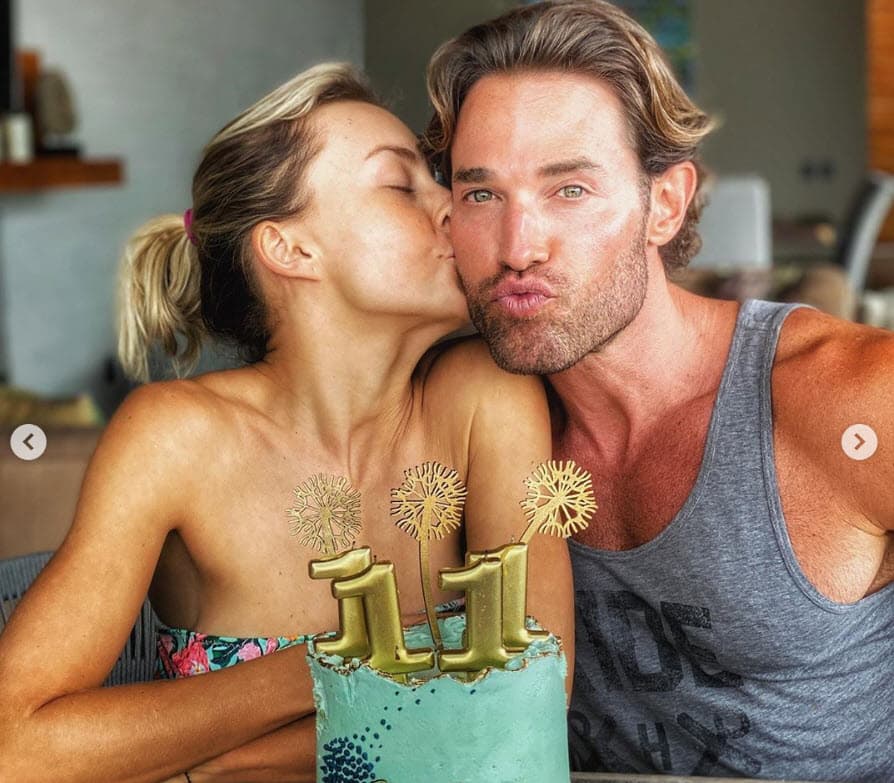 La actriz 
<b><a href="https://www.univision.com/famosos/angelique-boyer-celebra-32-anos-con-dos-fotografias-como-pocas-veces-la-hemos-visto-fotos" target="_blank">cumplió 32 años</a></b>
<a href="https://www.univision.com/famosos/angelique-boyer-celebra-32-anos-con-dos-fotografias-como-pocas-veces-la-hemos-visto-fotos" target="_blank"> </a>el sábado 4 de julio, por lo que eligieron el domingo para soplar juntos las velitas del pastel. 
<br>