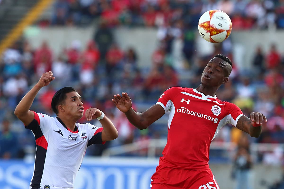 El colombiano Cristian Borja buscó atacar para un Toluca que no encontró el camio para lograr el empate.