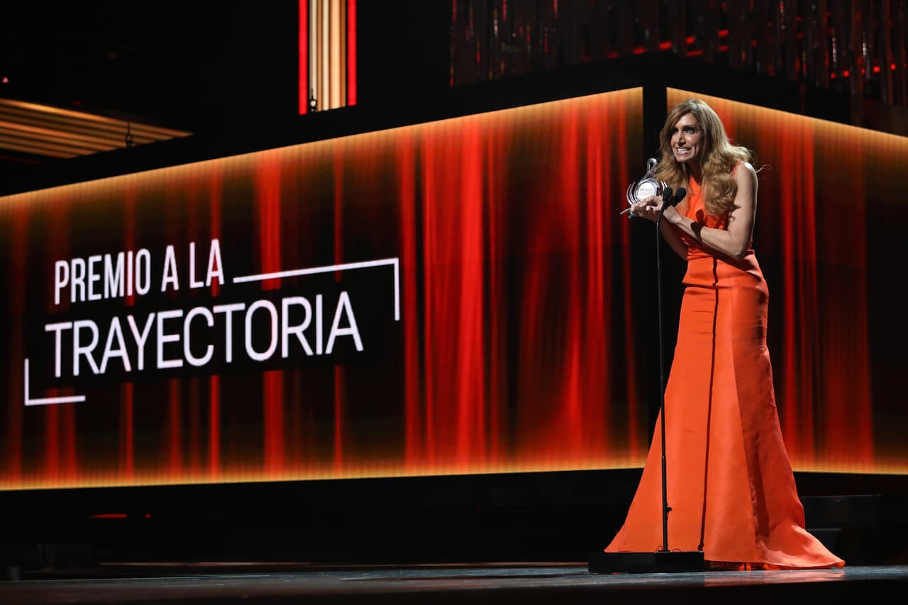 "Quiero inspirar a todas las mujeres hispanas", subrayó sobre el escenario.