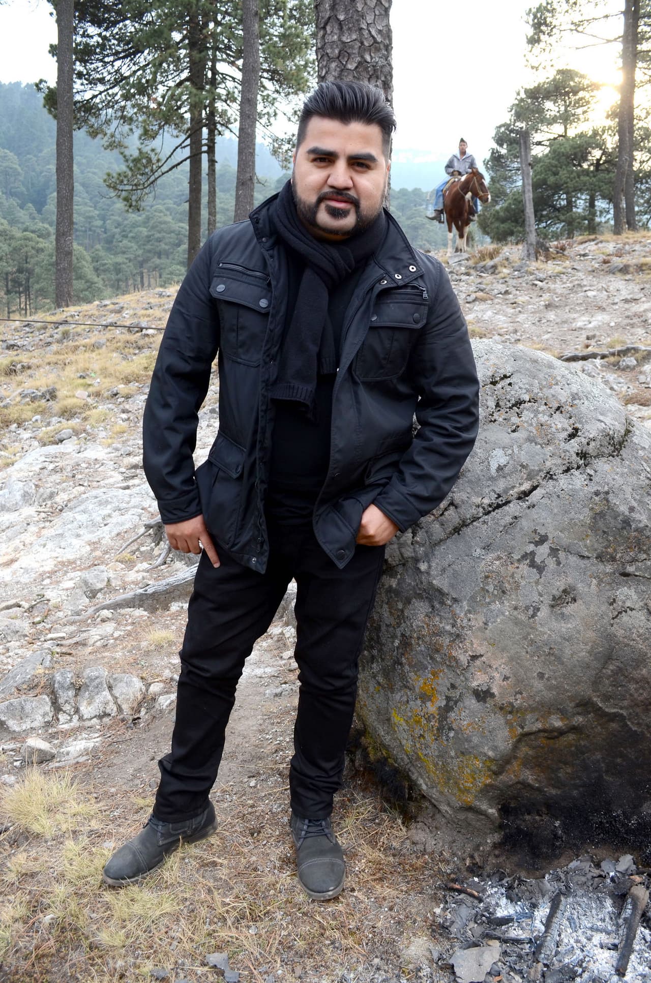 Han pasado 11 años desde entonces y aunque él ha continuado un camino como solista, confiesa que todavía sigue atado a ‘El Recodo’.