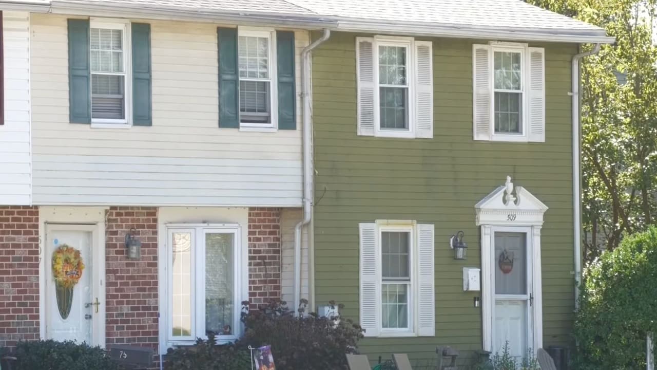 <b>Ampliación y asequibilidad de viviendas en Maryland</b>
<br>Una ley permitirá la construcción de viviendas en terrenos federales abandonados y la instalación de casas prefabricadas en zonas residenciales unifamiliares, promoviendo más opciones de vivienda accesible.