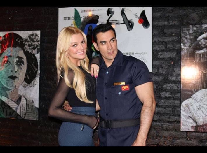 En 2014 consiguió el papel protagónico de 'Hasta el fin del mundo'. En esta historia tuvo dos protagonistas, comenzó con Pedro Fernandez y, tras su salida, lo sustituyó David Zepeda.