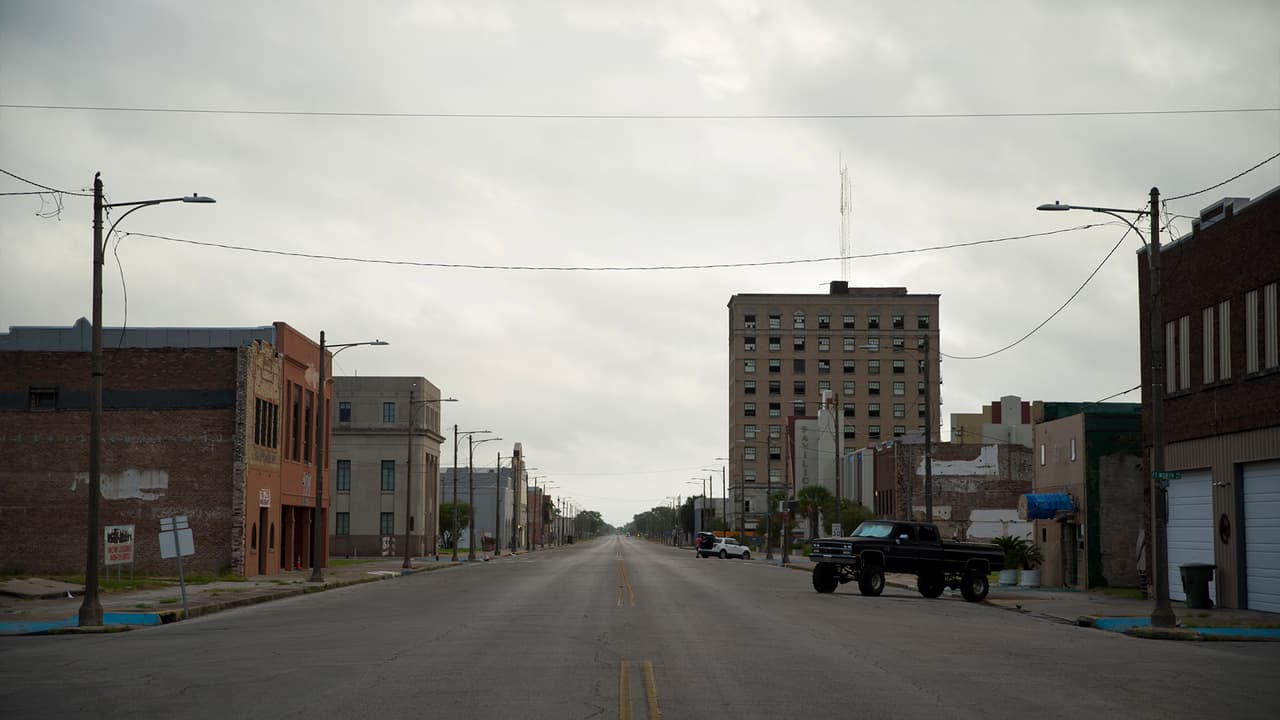 Autoridades locales ordenaron la evacuación obligatoria como medida de precaución ante el impacto del huracán.