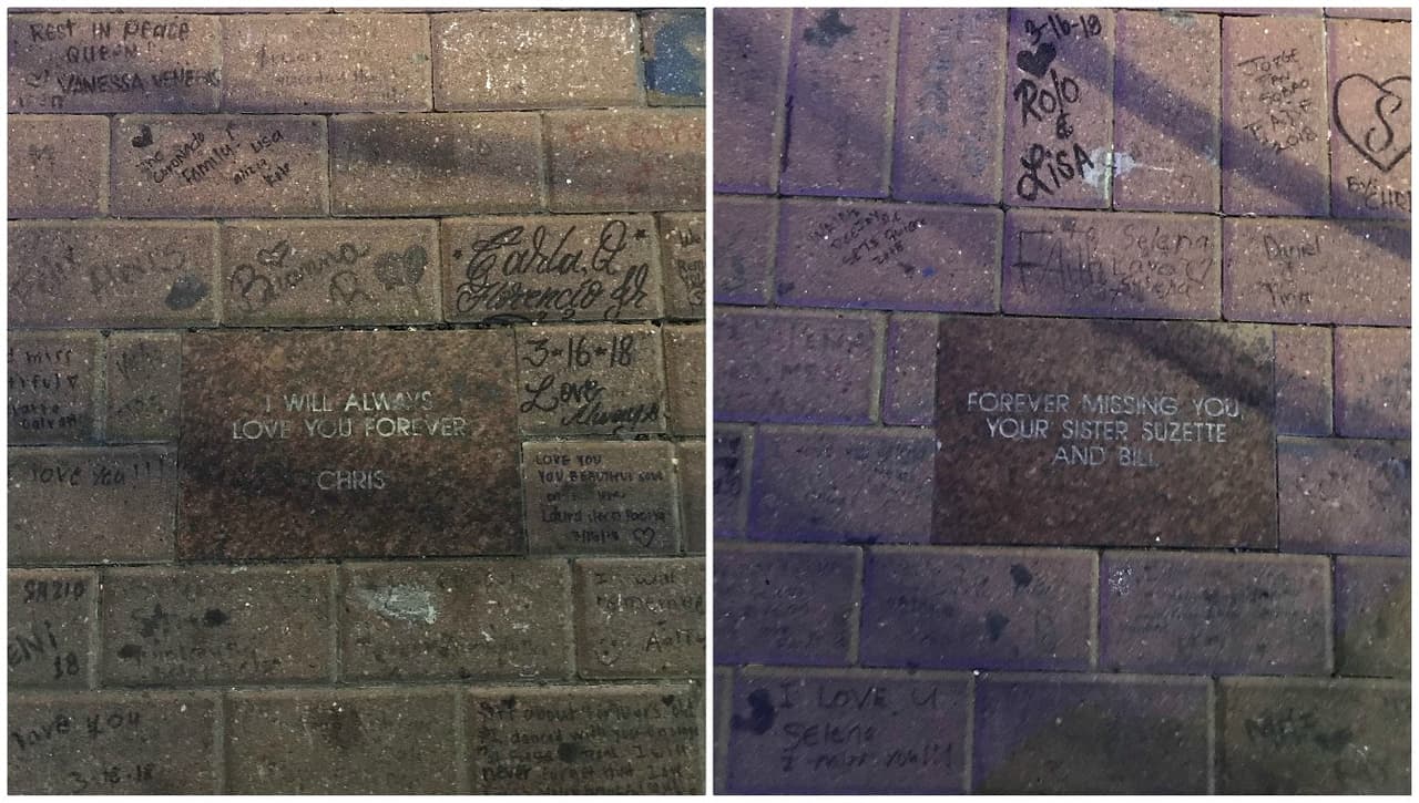Los fanáticos que visitan el Paseo de la Flor dejan mensajes en los ladrillos rojizos del piso que se confunden con los mensajes de la familia de la cantante.