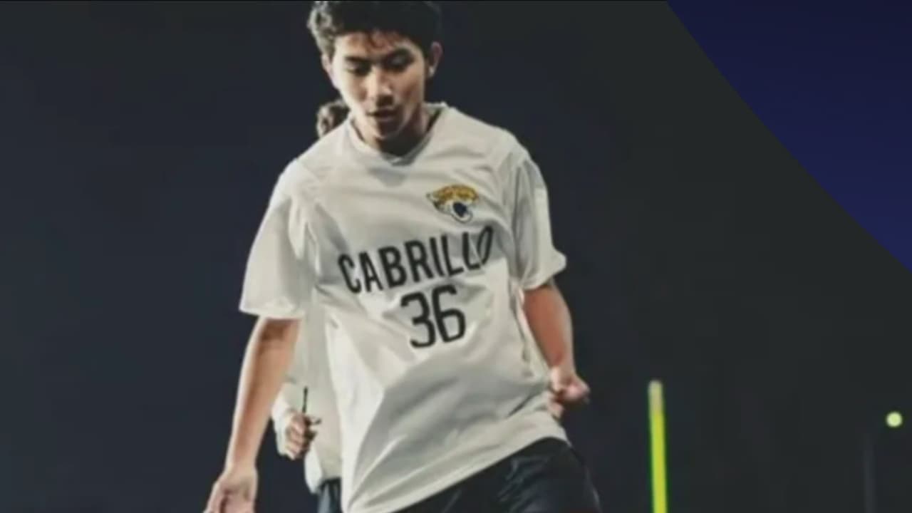 Estudiante hispano de 15 años muere durante partido de futbol en escuela de Long Beach
