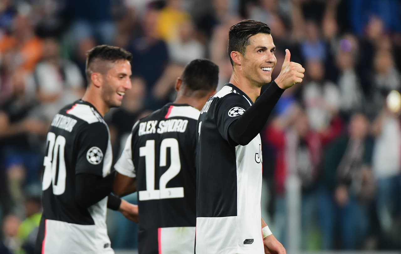 Juventus recibió y goleó 3-0 a Bayern Leverkusen. Higuaín (17’), Bernardeschi (61’) y Cristiano Ronaldo (88’) marcaron los goles del encuentro.