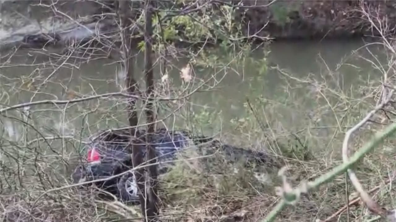 Detenido conductor que manejaba contra la vía en la I-10
